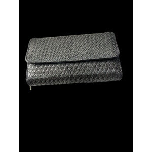 Woman's billfold with check, change and card holders